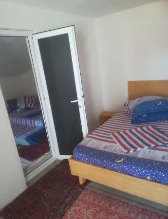 Δωμάτια σε οικογενειακή κατοικία Casa Barbu Vama Veche