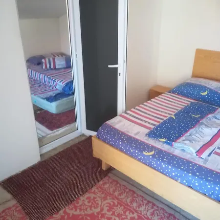 Δωμάτια σε οικογενειακή κατοικία Casa Barbu *